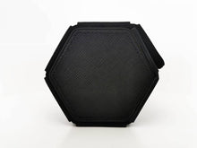 Charger l&#39;image dans la galerie, Boite à montre Hexagon - Cuir Saffiano noir avec intérieur noir