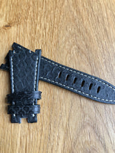 Charger l&#39;image dans la galerie, Audemars Piguet Offshore Royal Aok - bracelet en python noir
