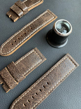 Charger l&#39;image dans la galerie, Panerai Black Cracked leather strap in 26/26 mm