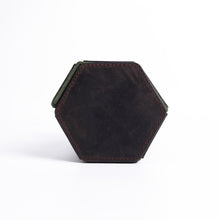 Charger l&#39;image dans la galerie, Boite à montre Hexagon v2 - Cuir Crazy Horse marron avec intérieur en microfibre vert